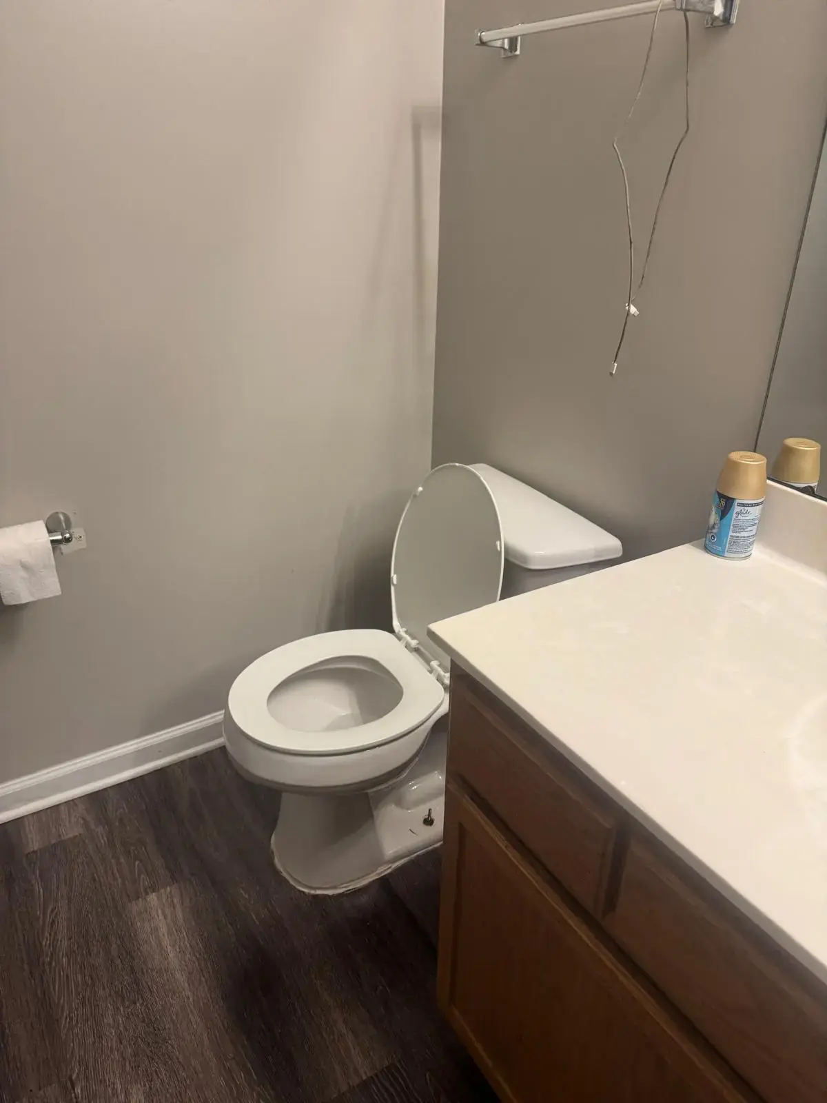 Limpieza profunda de segundo baño antes y después por Golden Touch Cleaning — After